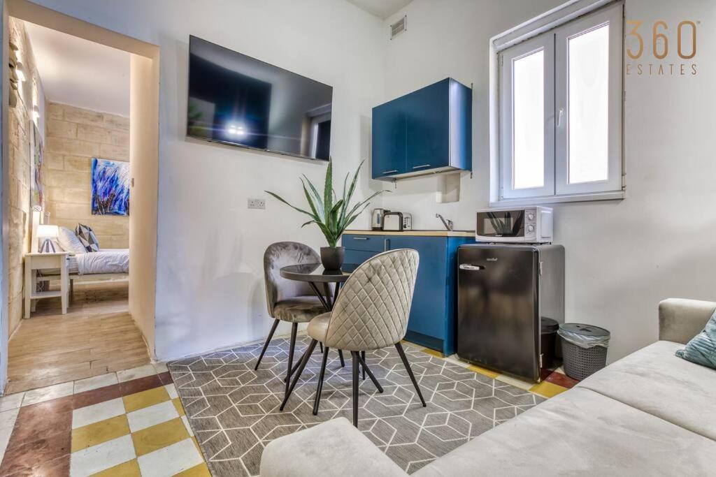 Stunning 1BR apt with private terrace in Bormla by 360 Estates view 4