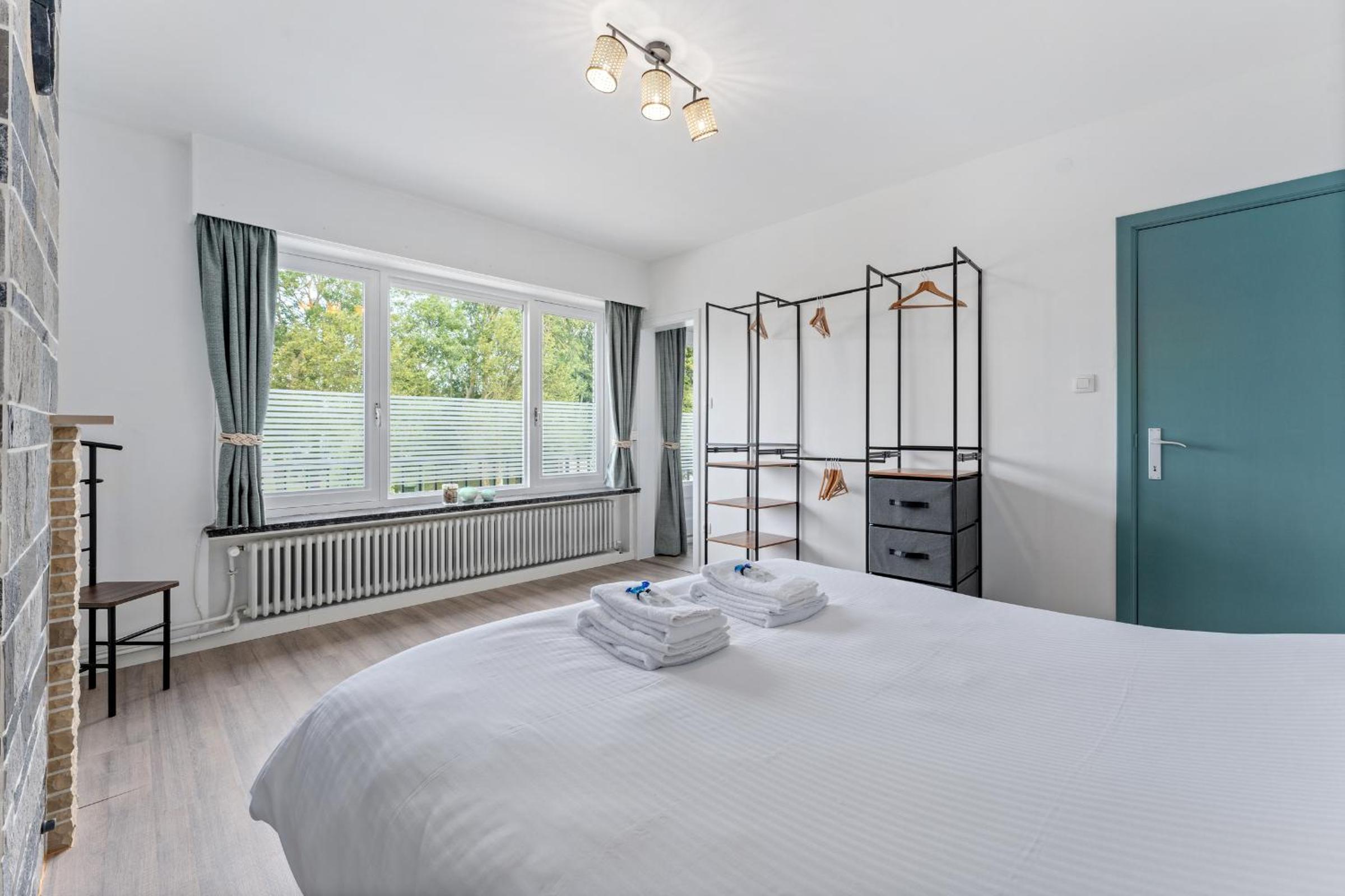 Ruime woning aan zee met zonnige tuin en terras - 9p