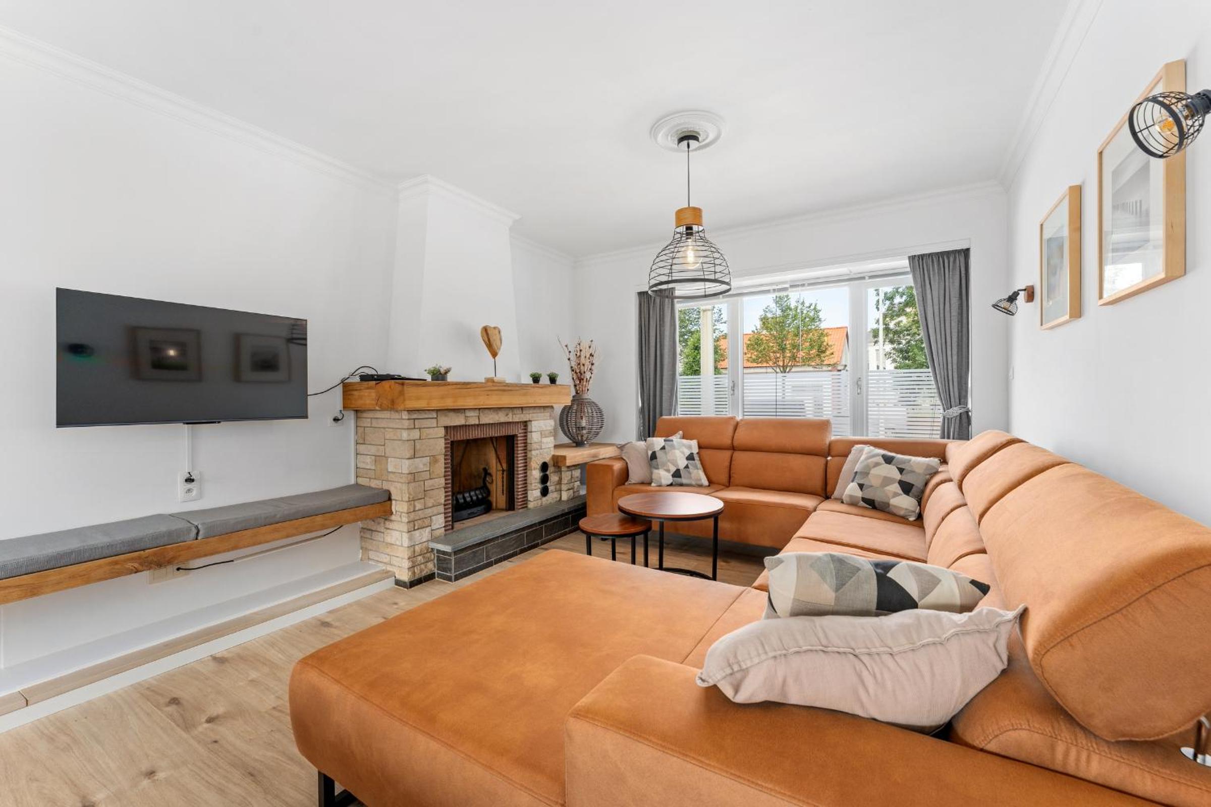 Ruime woning aan zee met zonnige tuin en terras - 9p