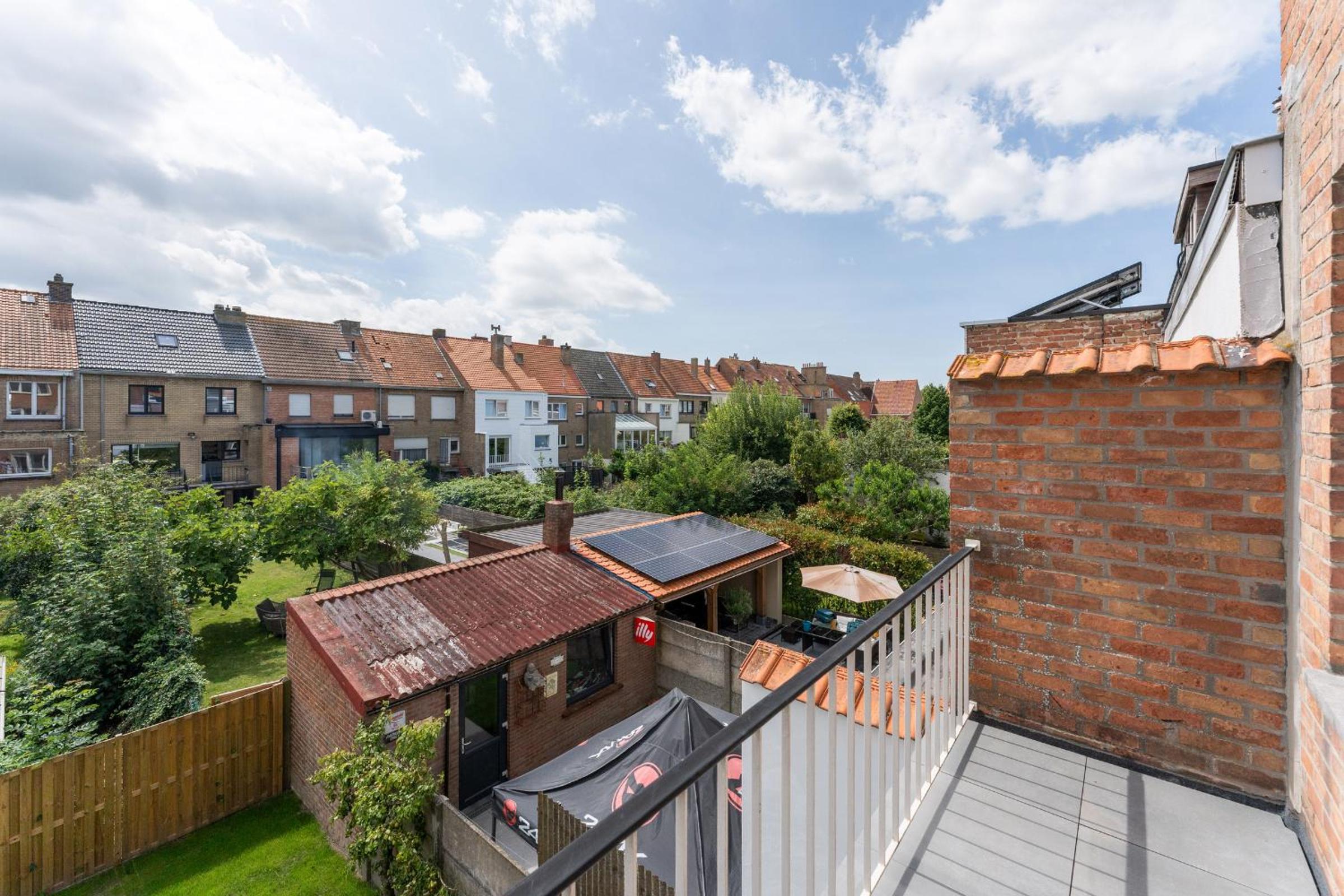 Ruime woning aan zee met zonnige tuin en terras - 9p