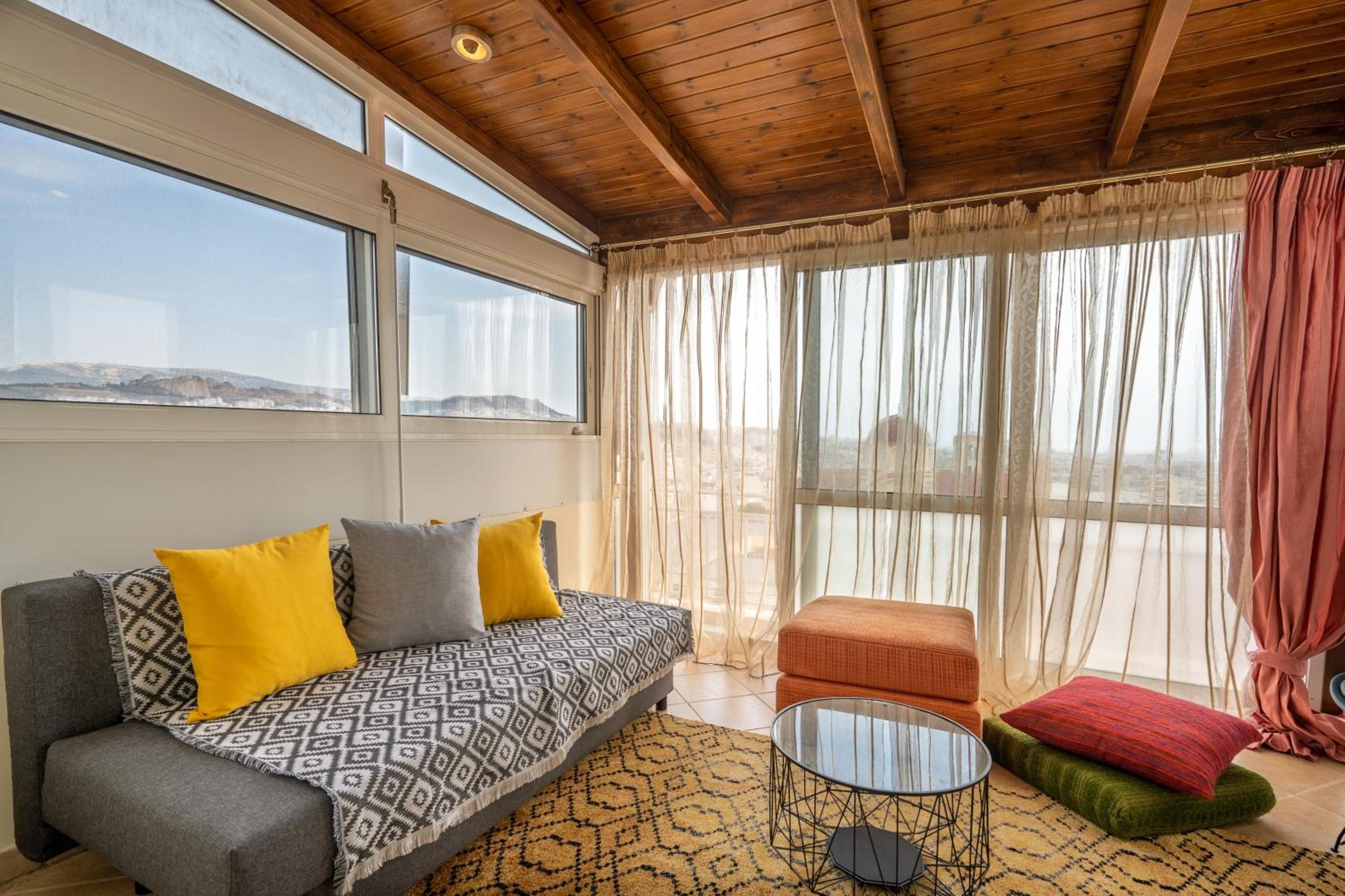 Athens View 1 bdrm apartment