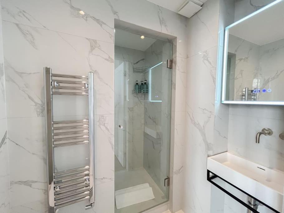 Stylish and central 1 bedroom apartment