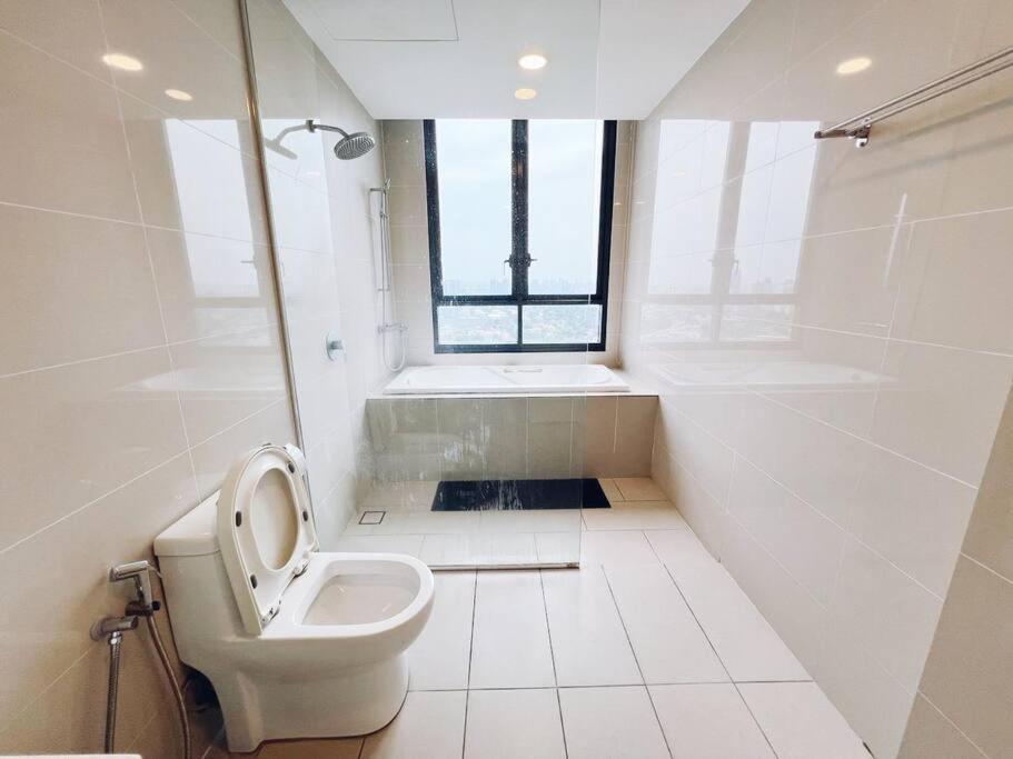 PROMO 2 ROOM Nice Design KL Gateway Residence 27