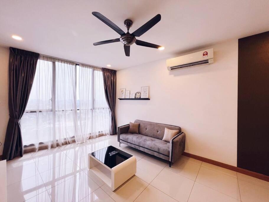 PROMO 2 ROOM Nice Design KL Gateway Residence 27