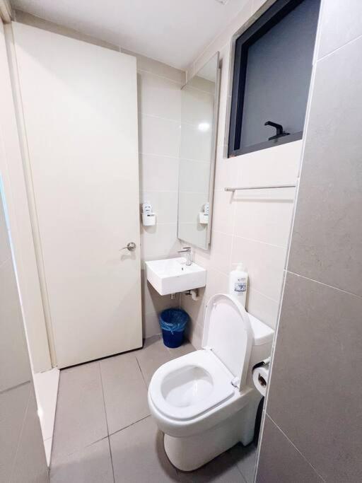 PROMO 2 ROOM Nice Design KL Gateway Residence 27