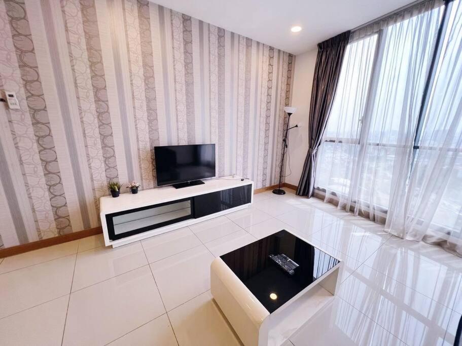 PROMO 2 ROOM Nice Design KL Gateway Residence 27
