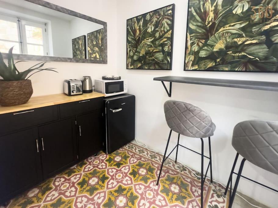 Authentic studio with Maltese Balcony in Bormla by 360 Estates