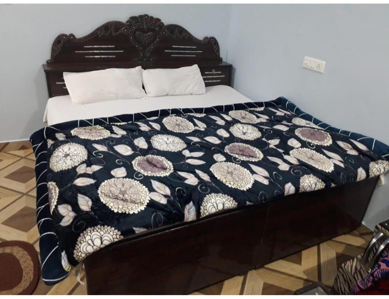Hotel Pine View, Nahan