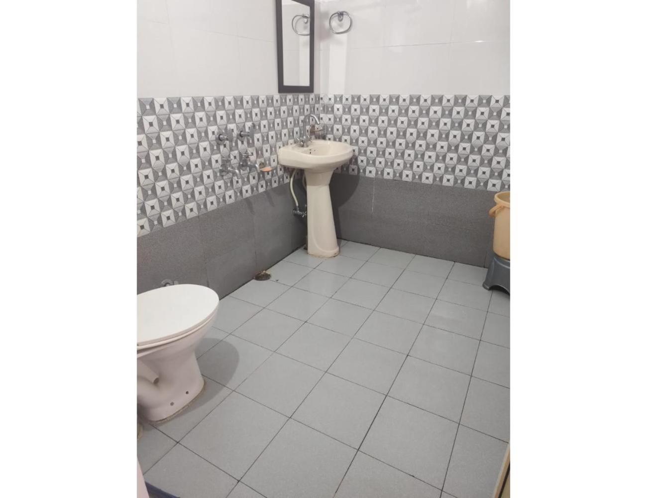 Hotel Pine View, Nahan
