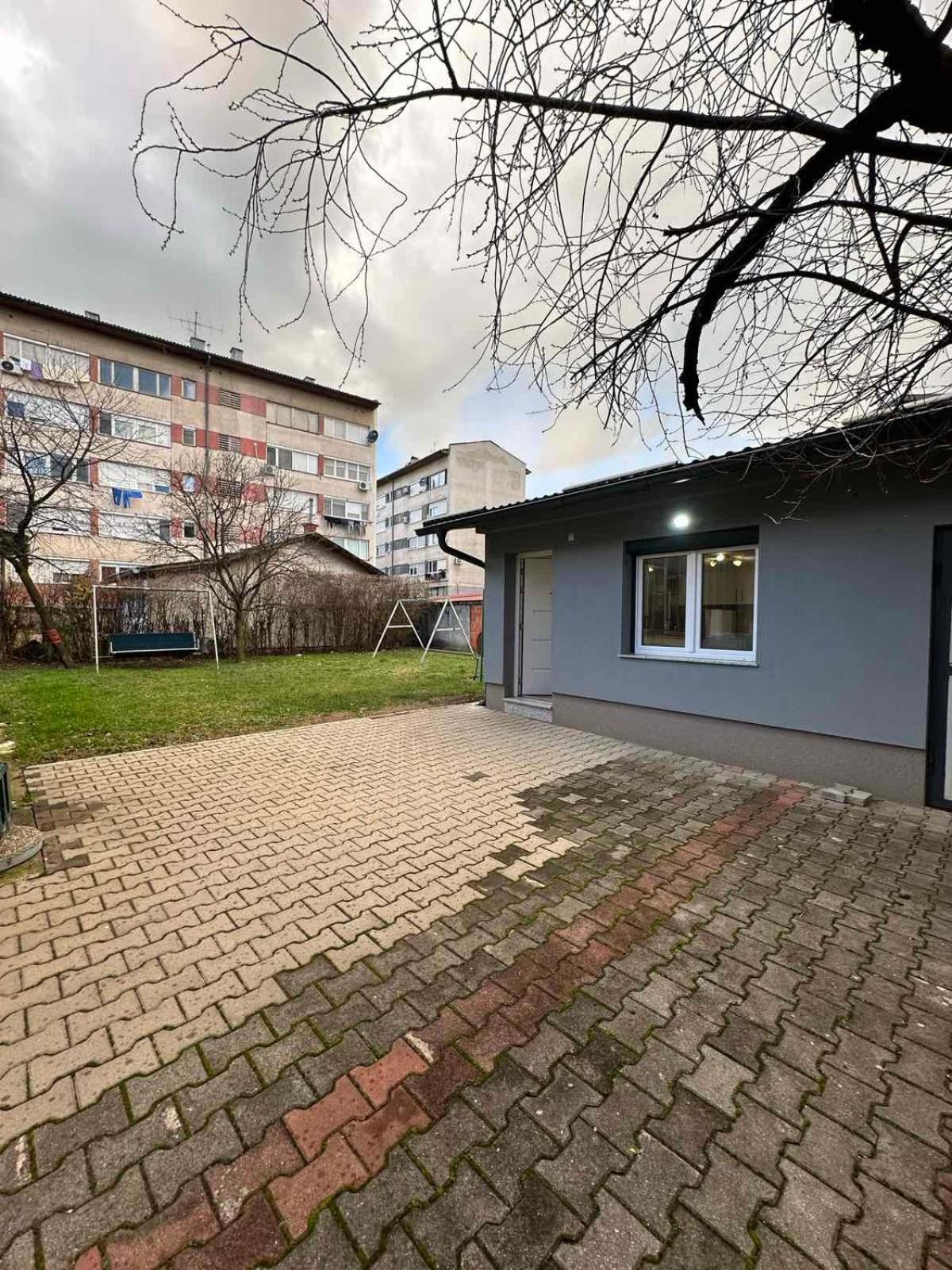 Studio Apartman Ana
