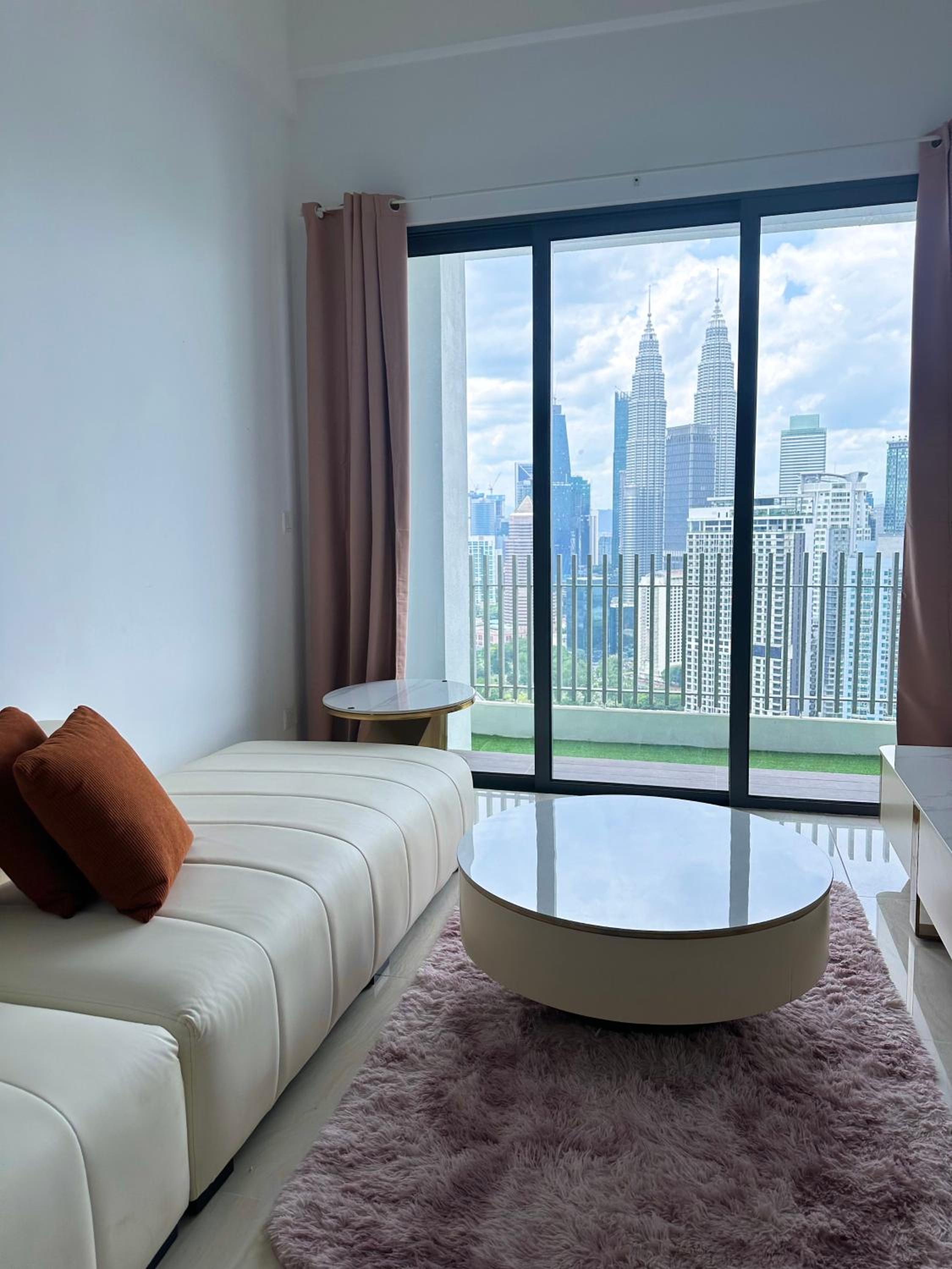 KLCC The luxe Apartment & infinity pool