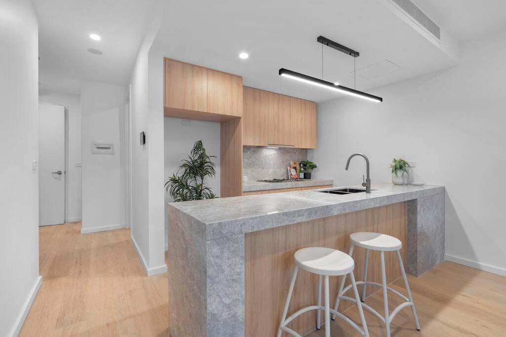 4 Bedrooms Home Ormond private Parkings