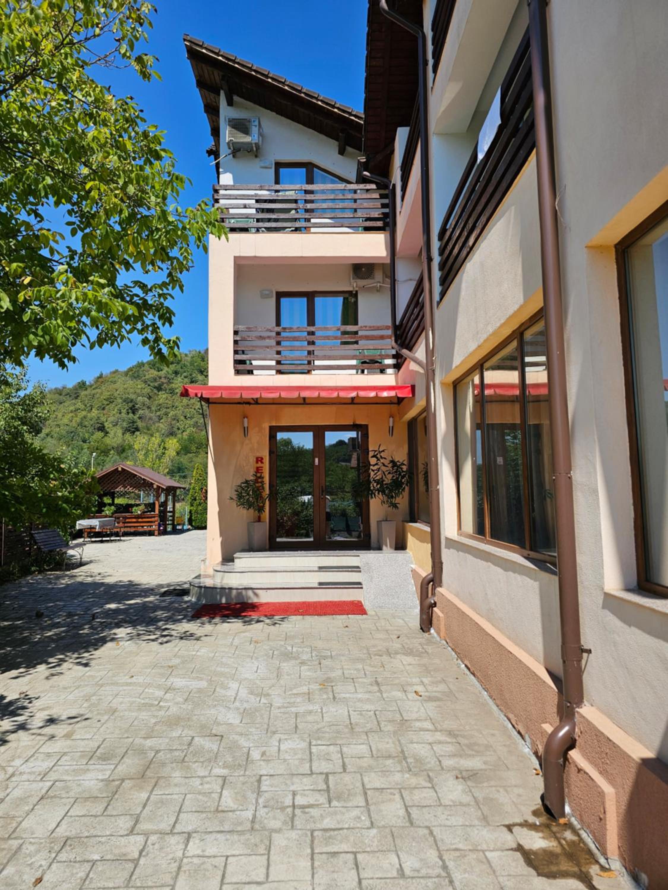 Pensiunea Esential view 4