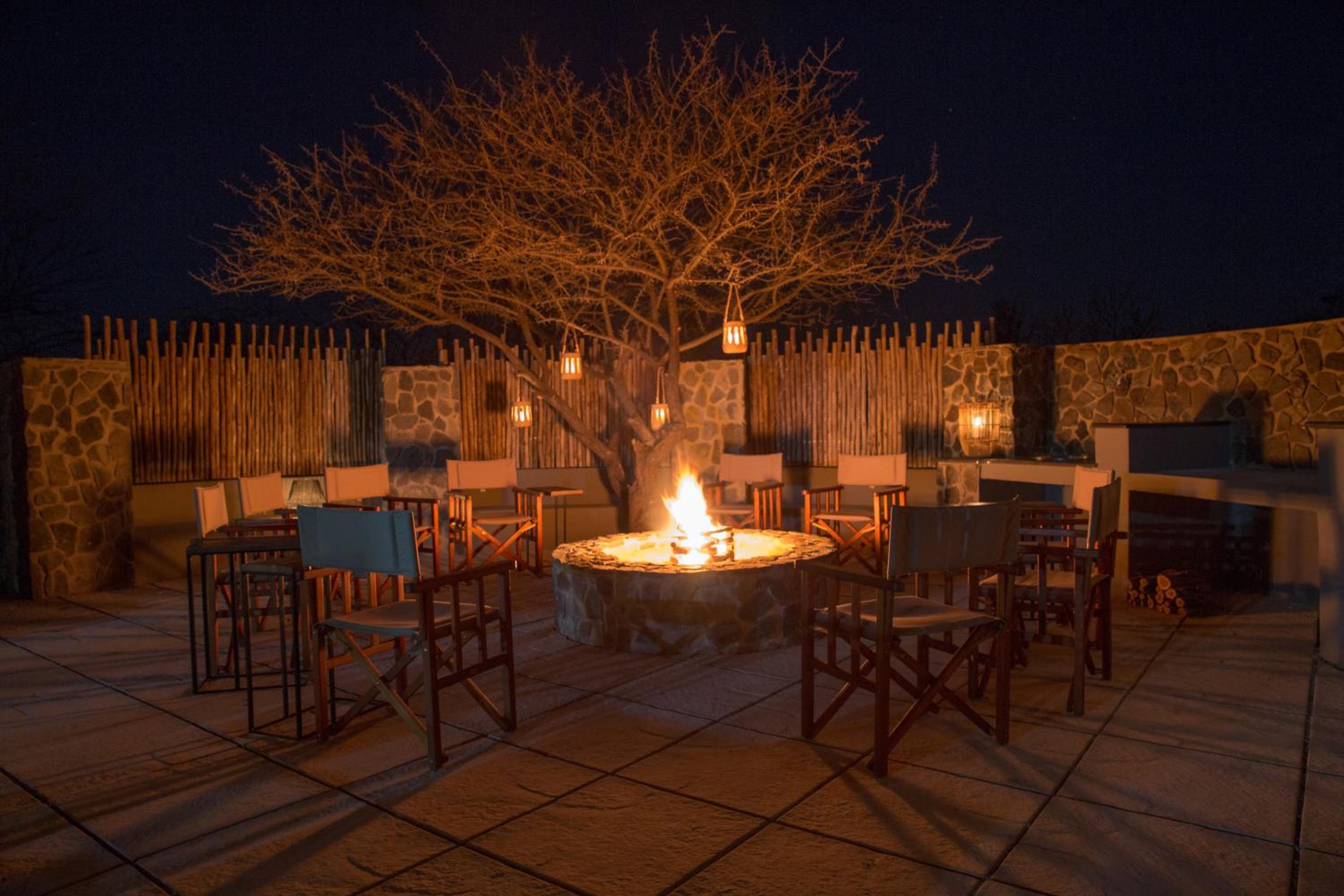 outdoor lounge