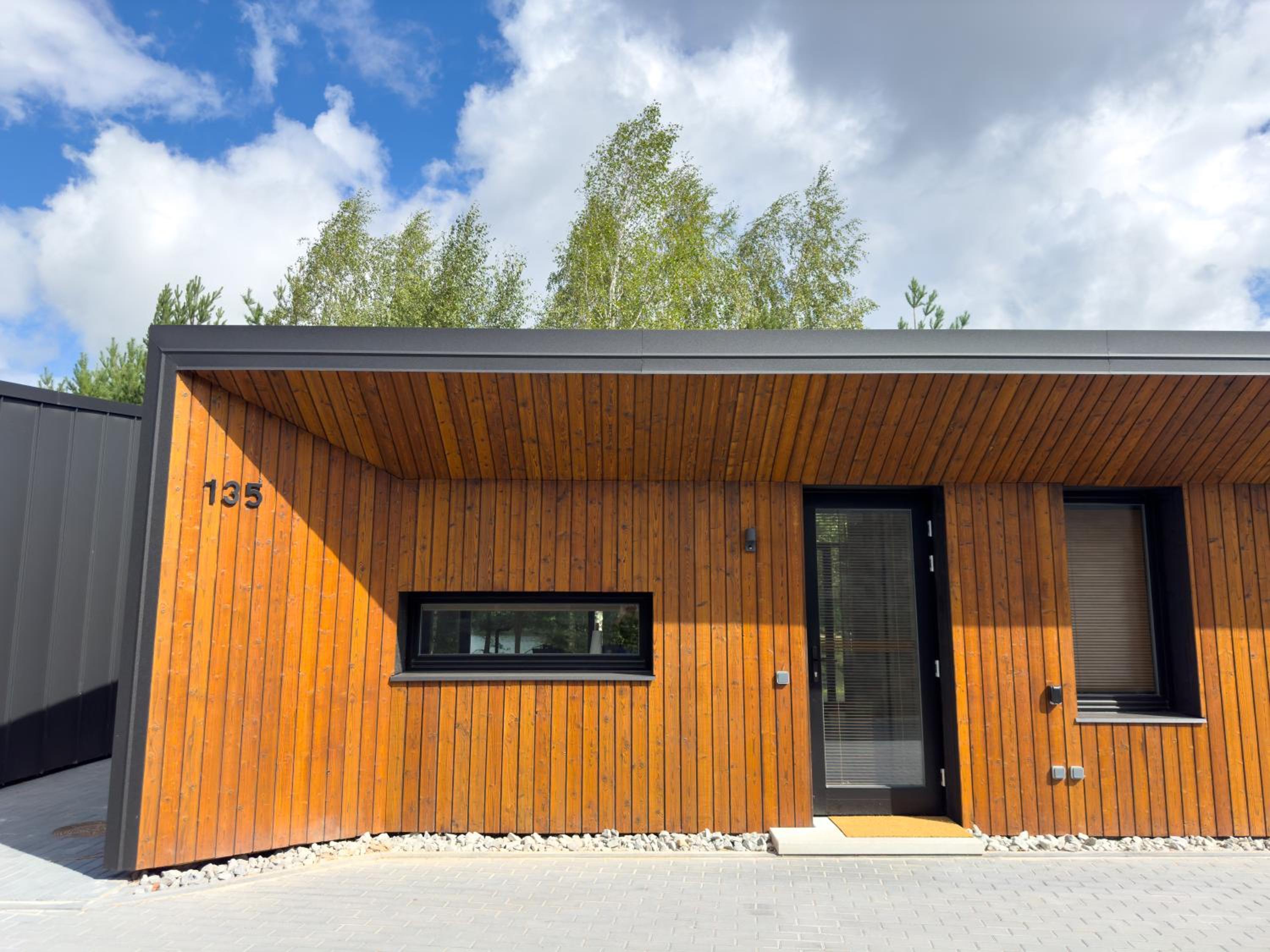 IVIS House Lakeside Retreat in Vilnius view 3