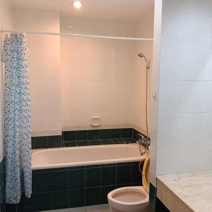 Kenyalang Riverine Emerald 12 Homestay