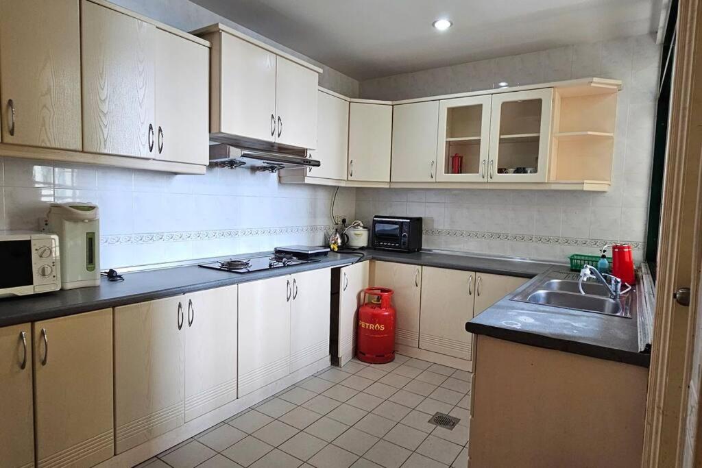 Kenyalang Riverine Emerald 12 Homestay