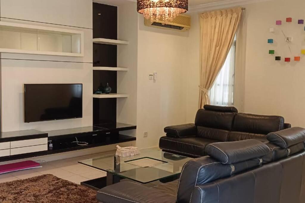 Kenyalang Riverine Emerald 12 Homestay