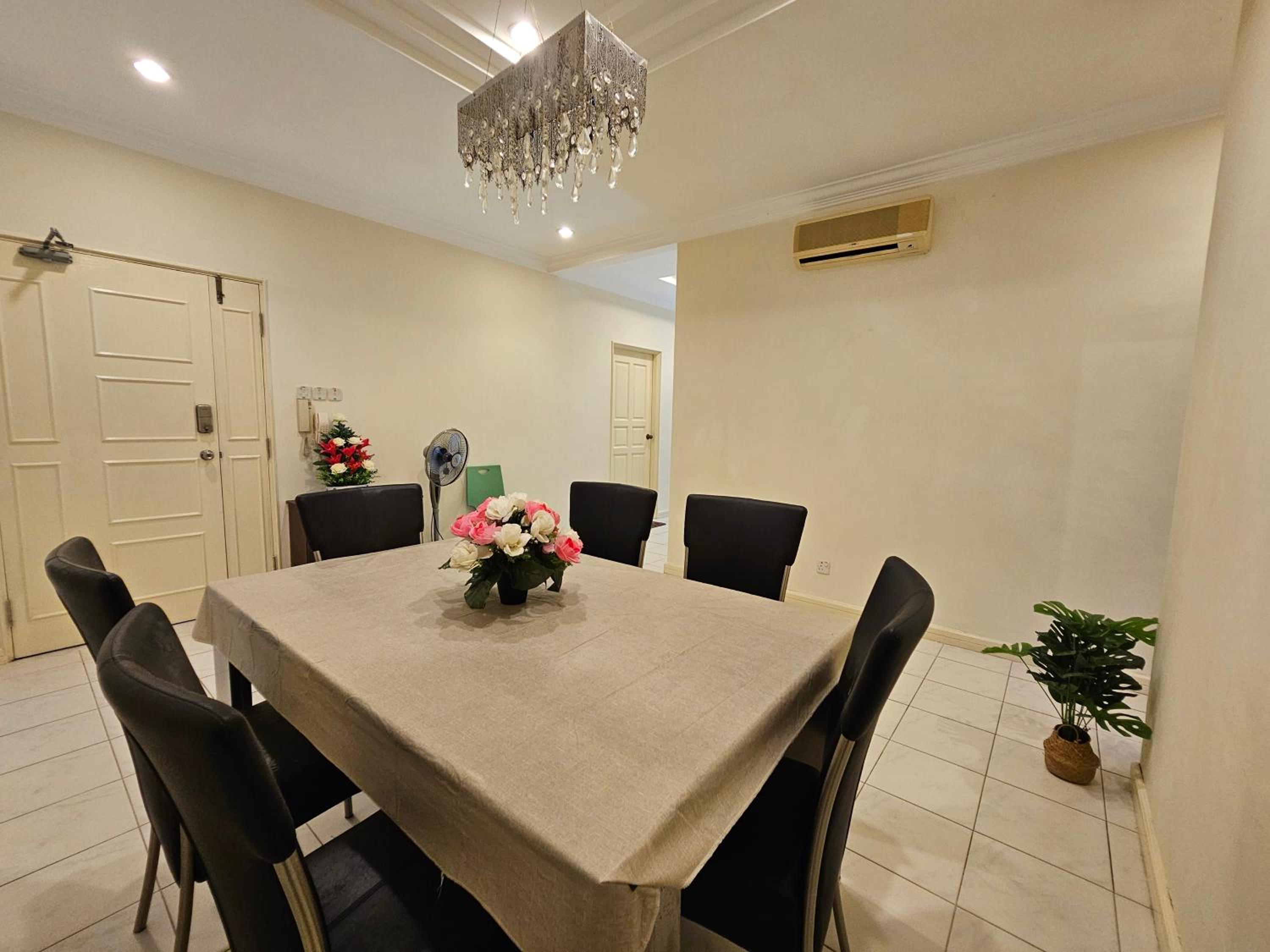 Kenyalang Riverine Emerald 12 Homestay