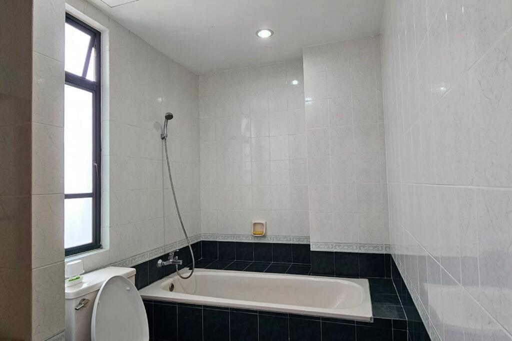 Kenyalang Riverine Emerald 12 Homestay