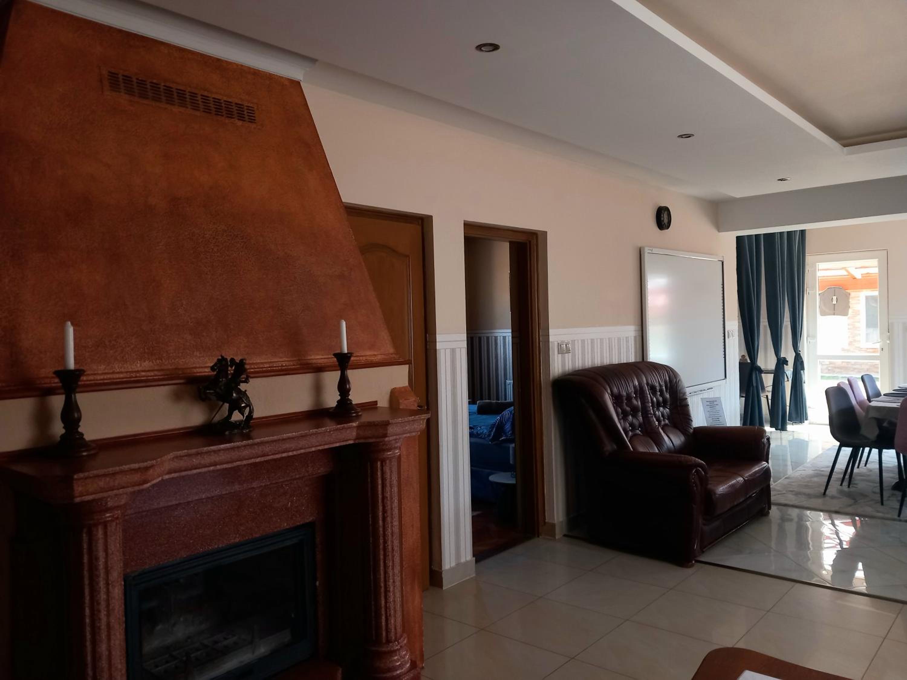 Akácvirág Airport Viki Apartman