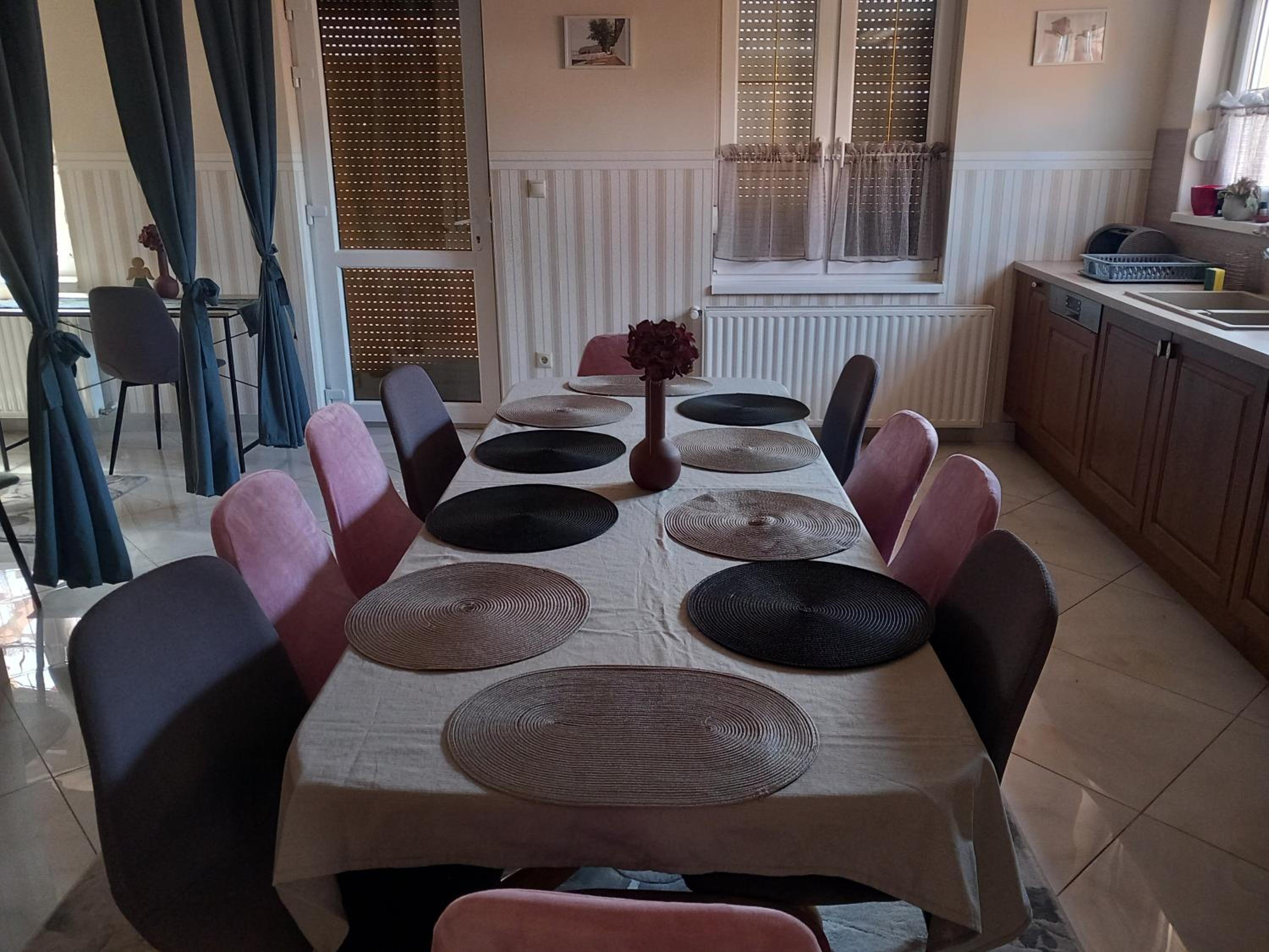 Akácvirág Airport Viki Apartman