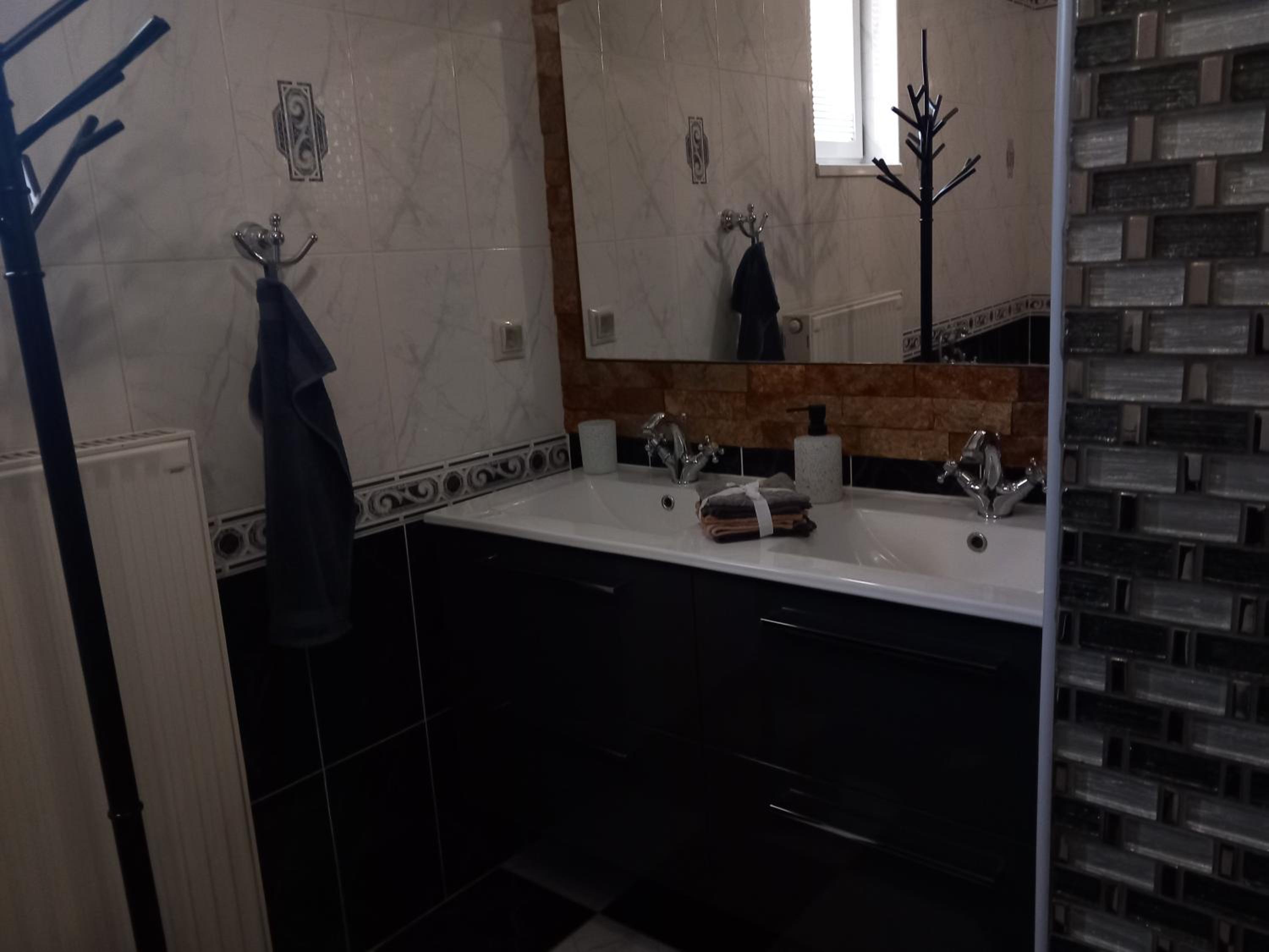 Akácvirág Airport Viki Apartman