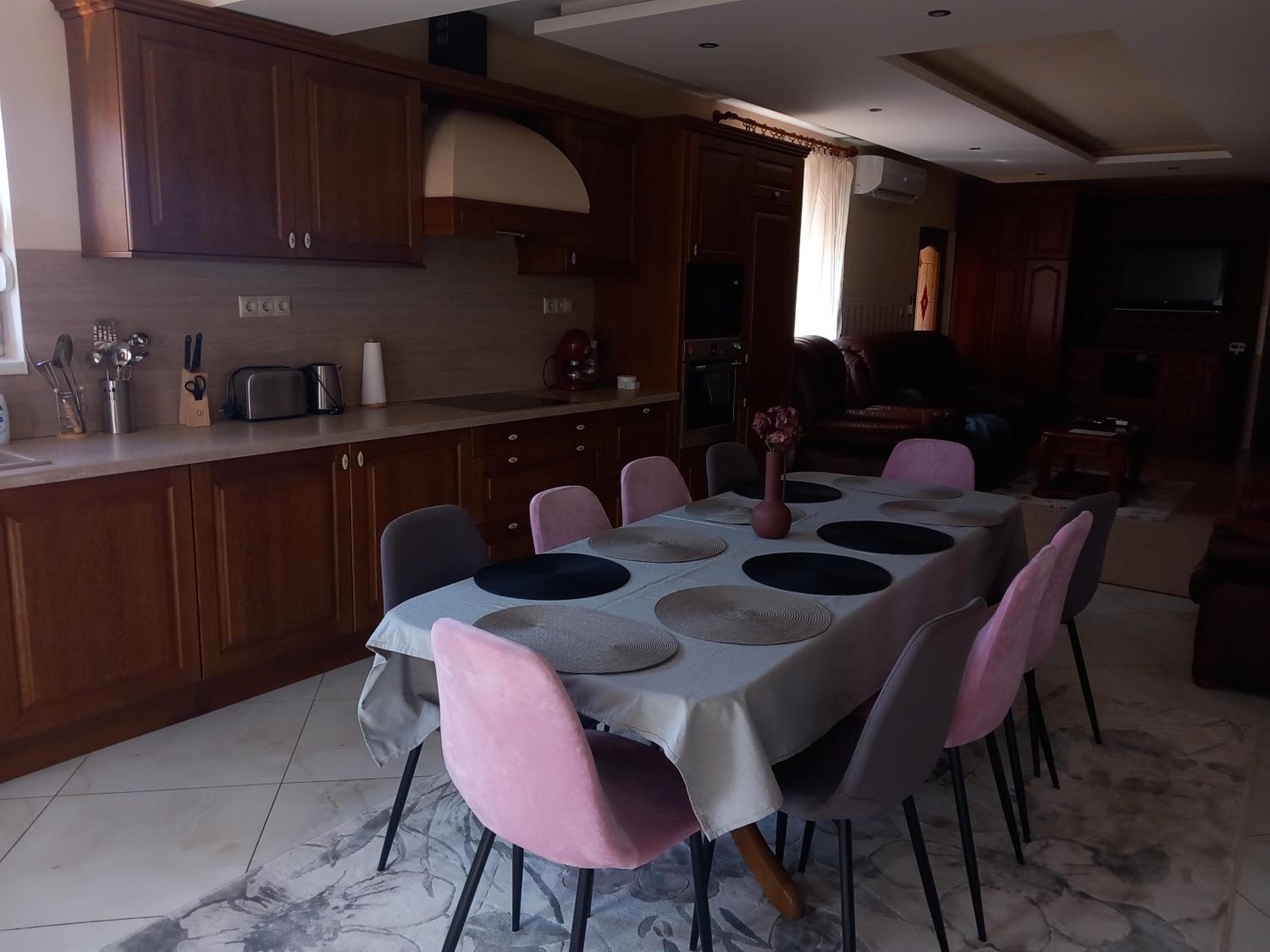 Akácvirág Airport Viki Apartman