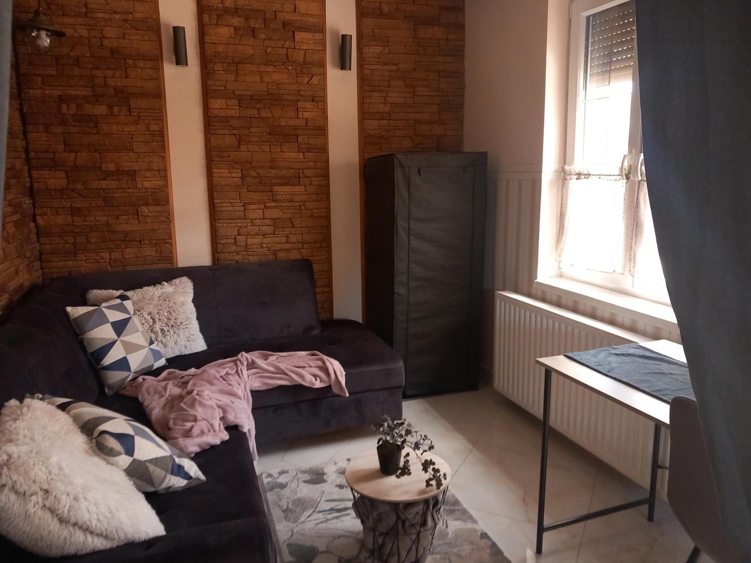 Akácvirág Airport Viki Apartman