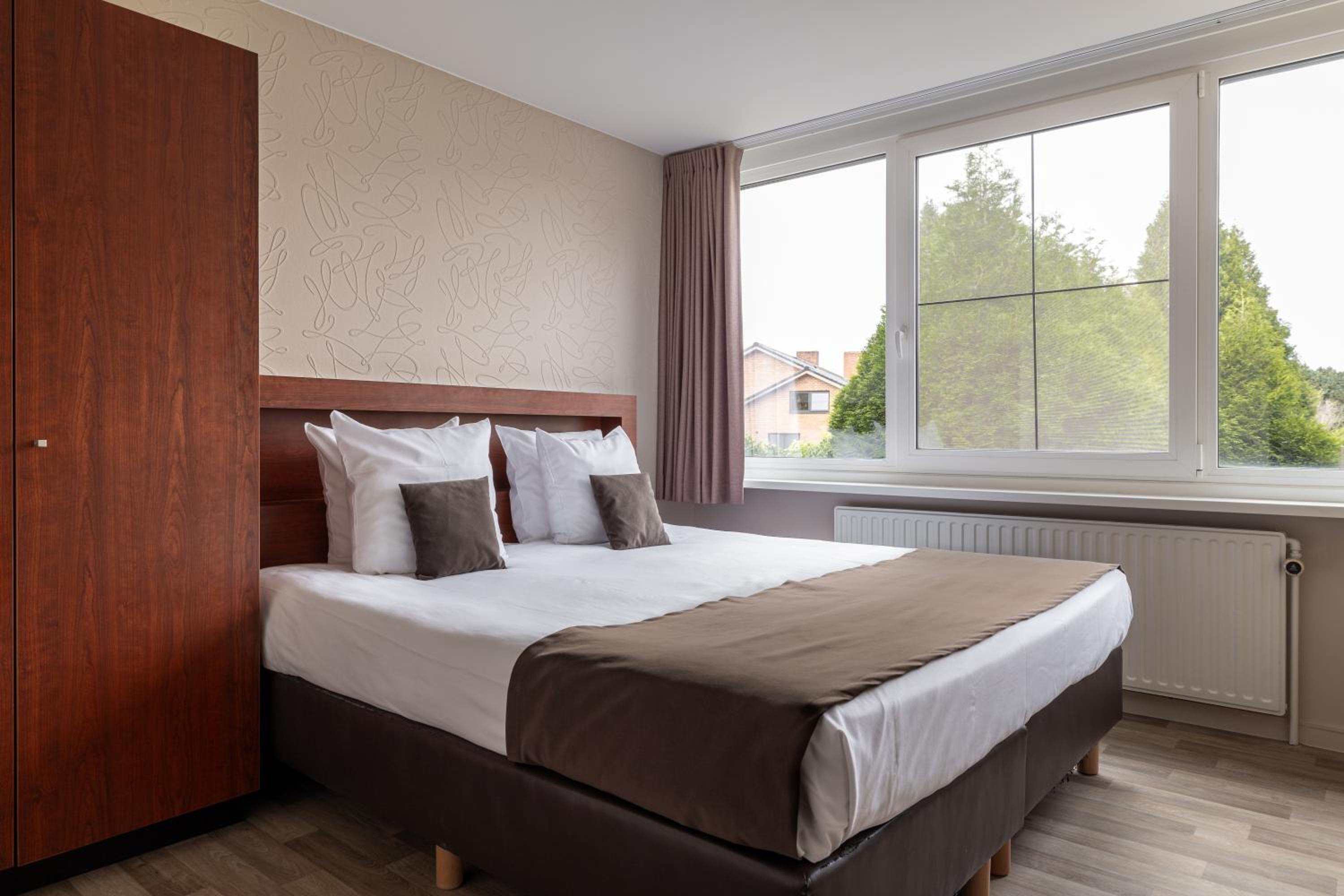 Bruges Vacations - Hotel Olympia in Bruges - Property Image 1