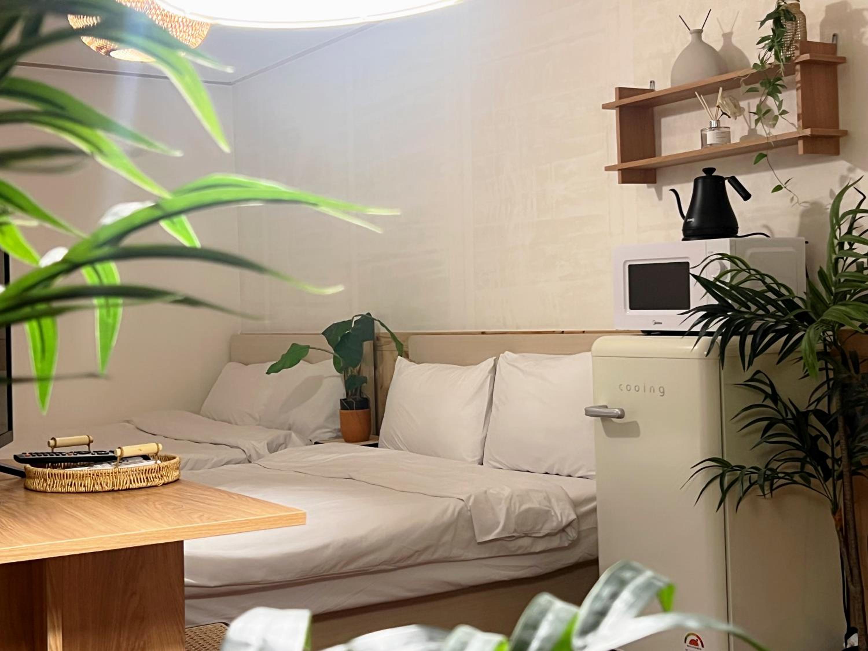 hotel room
