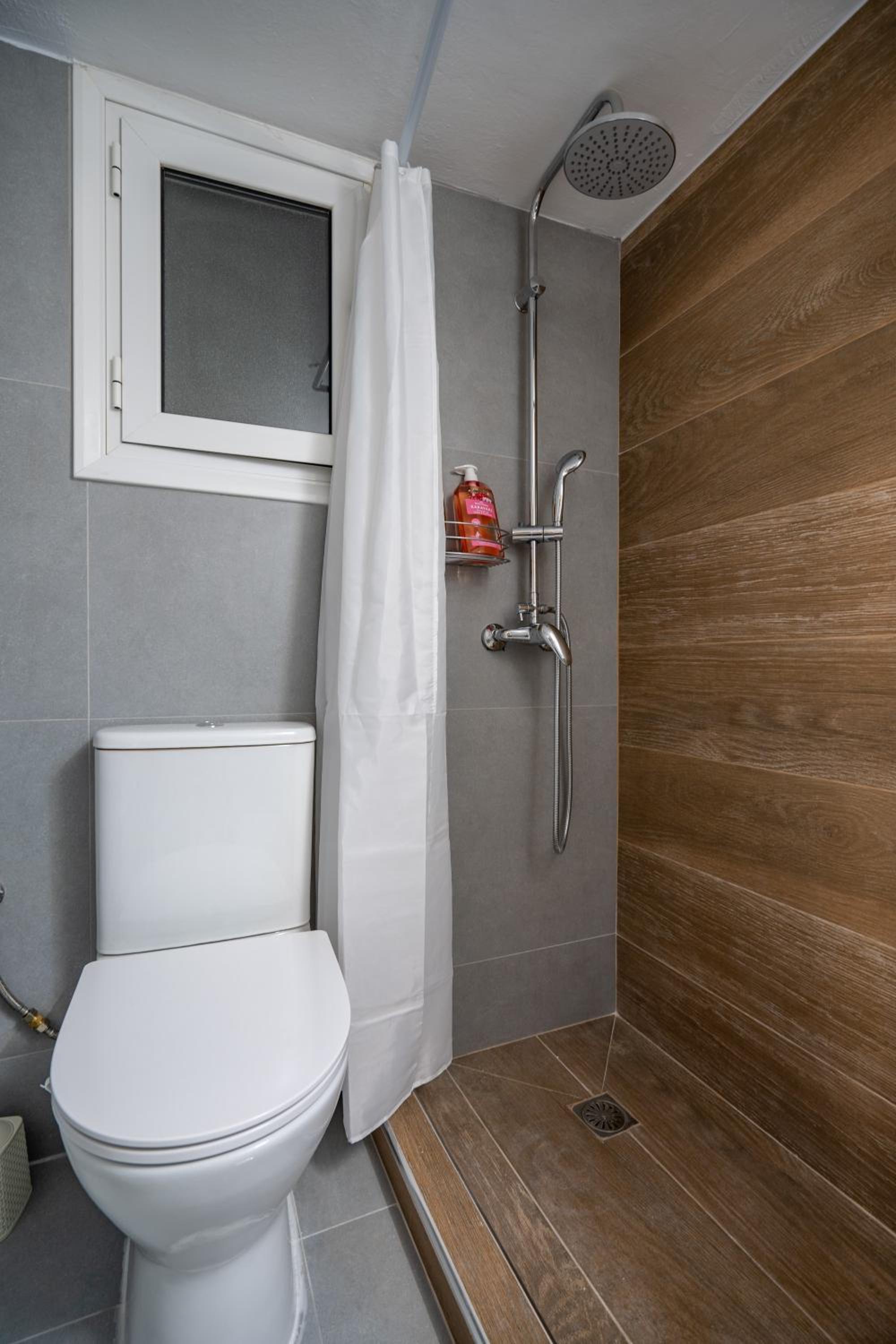 Kato Patisia Metro Station 2 bdrm apartment