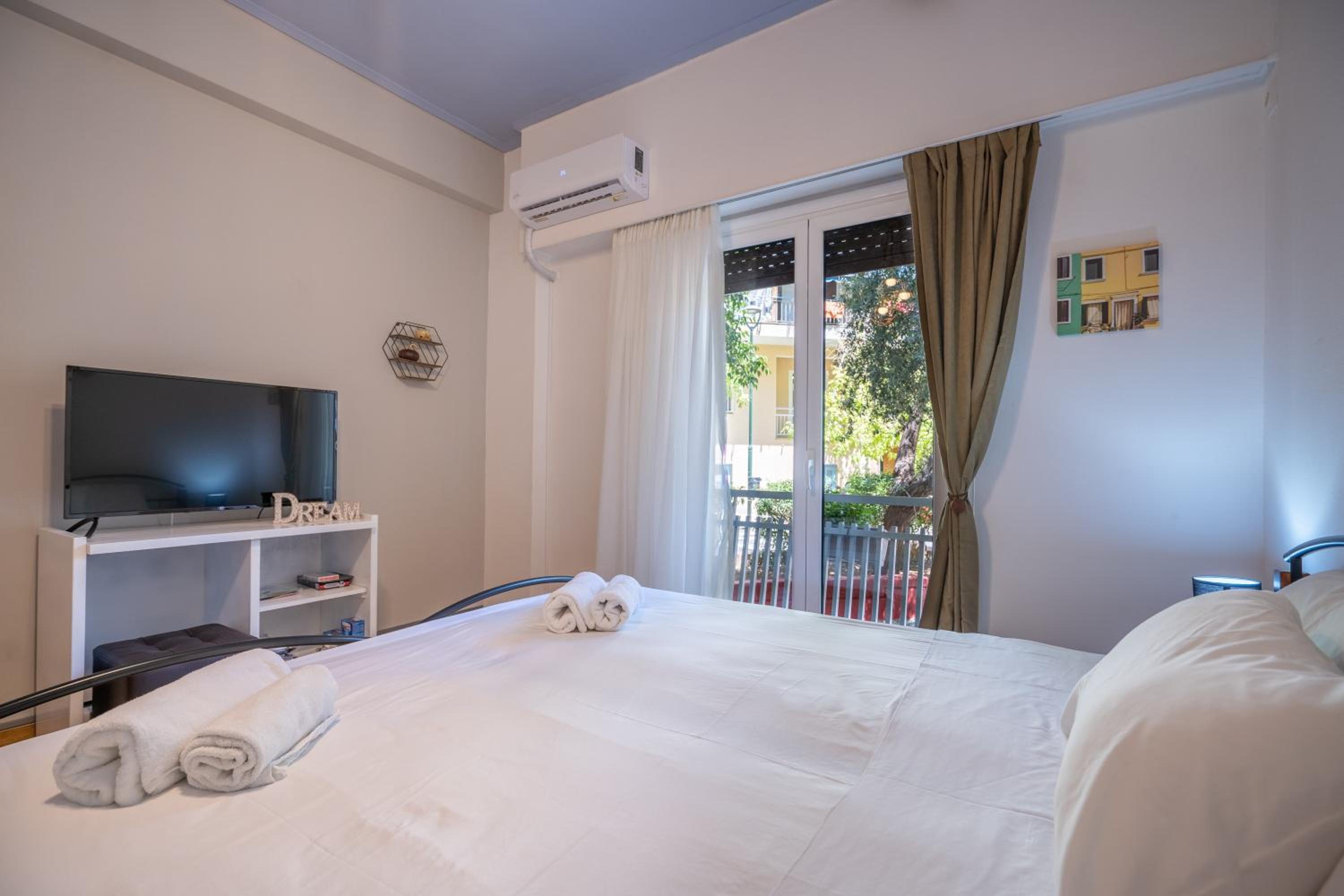 Kato Patisia Metro Station 2 bdrm apartment