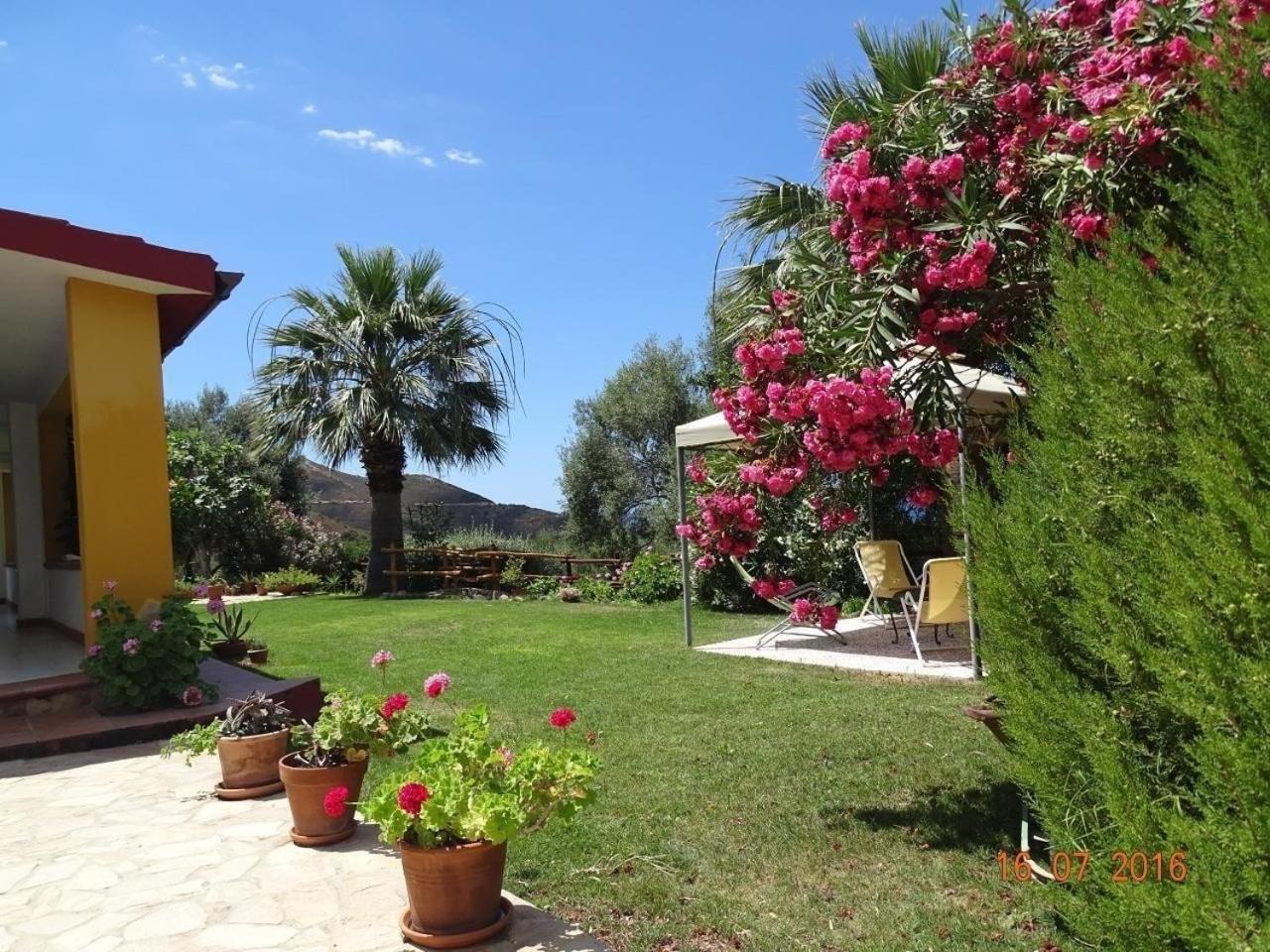 Gemütliches Ferienhaus mit Terrasse und Meerblick