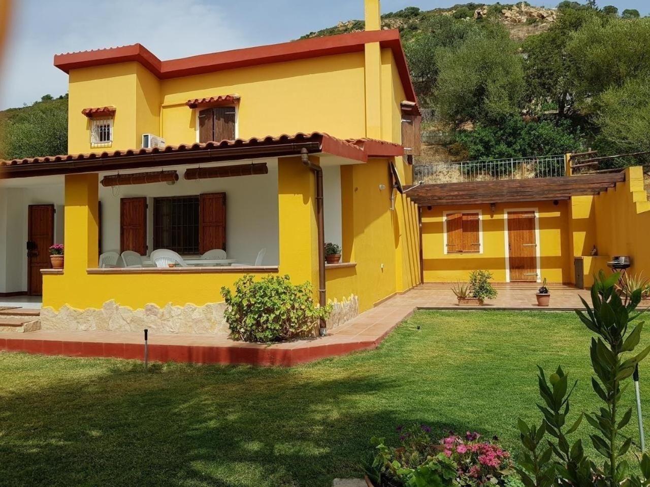 Gemütliches Ferienhaus mit Terrasse und Meerblick
