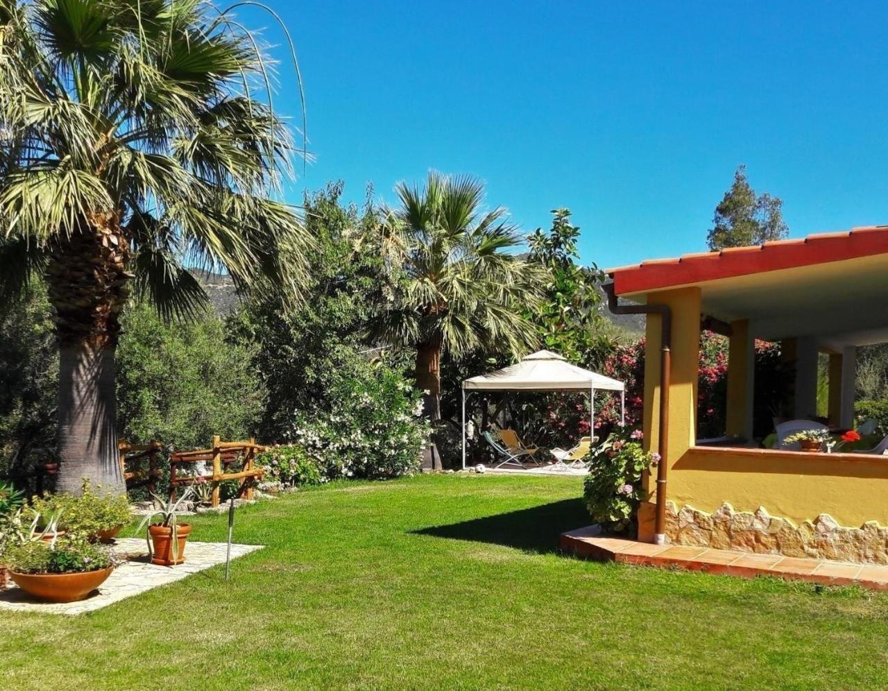 Gemütliches Ferienhaus mit Terrasse und Meerblick