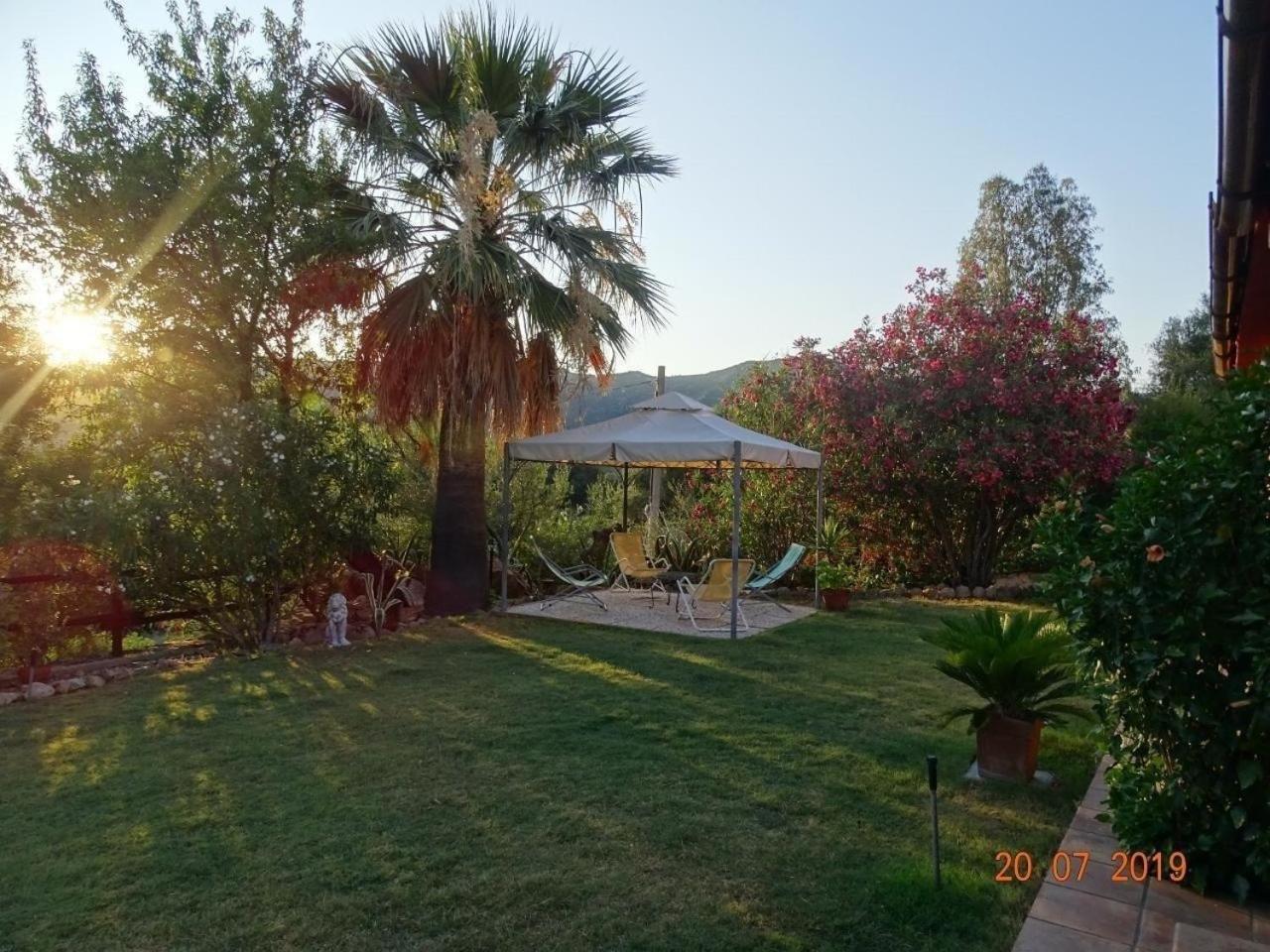 Gemütliches Ferienhaus mit Terrasse und Meerblick