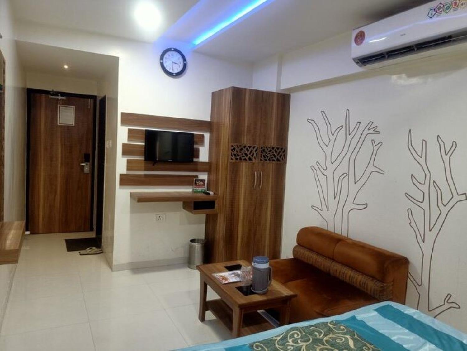 Hotel Citizen - Near Surat Railway Station view 3