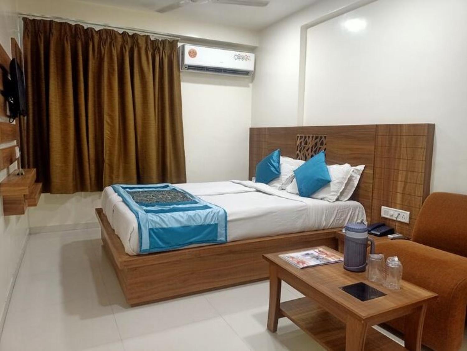 Hotel Citizen - Near Surat Railway Station view 4