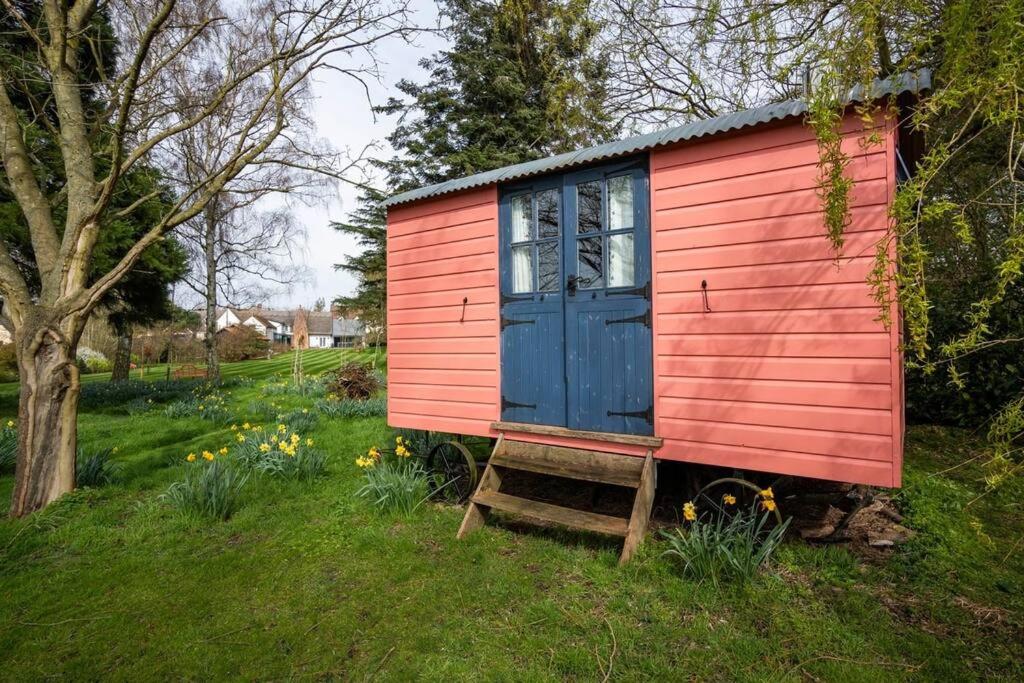Riverside Cottage and Shepherds Hut view 2
