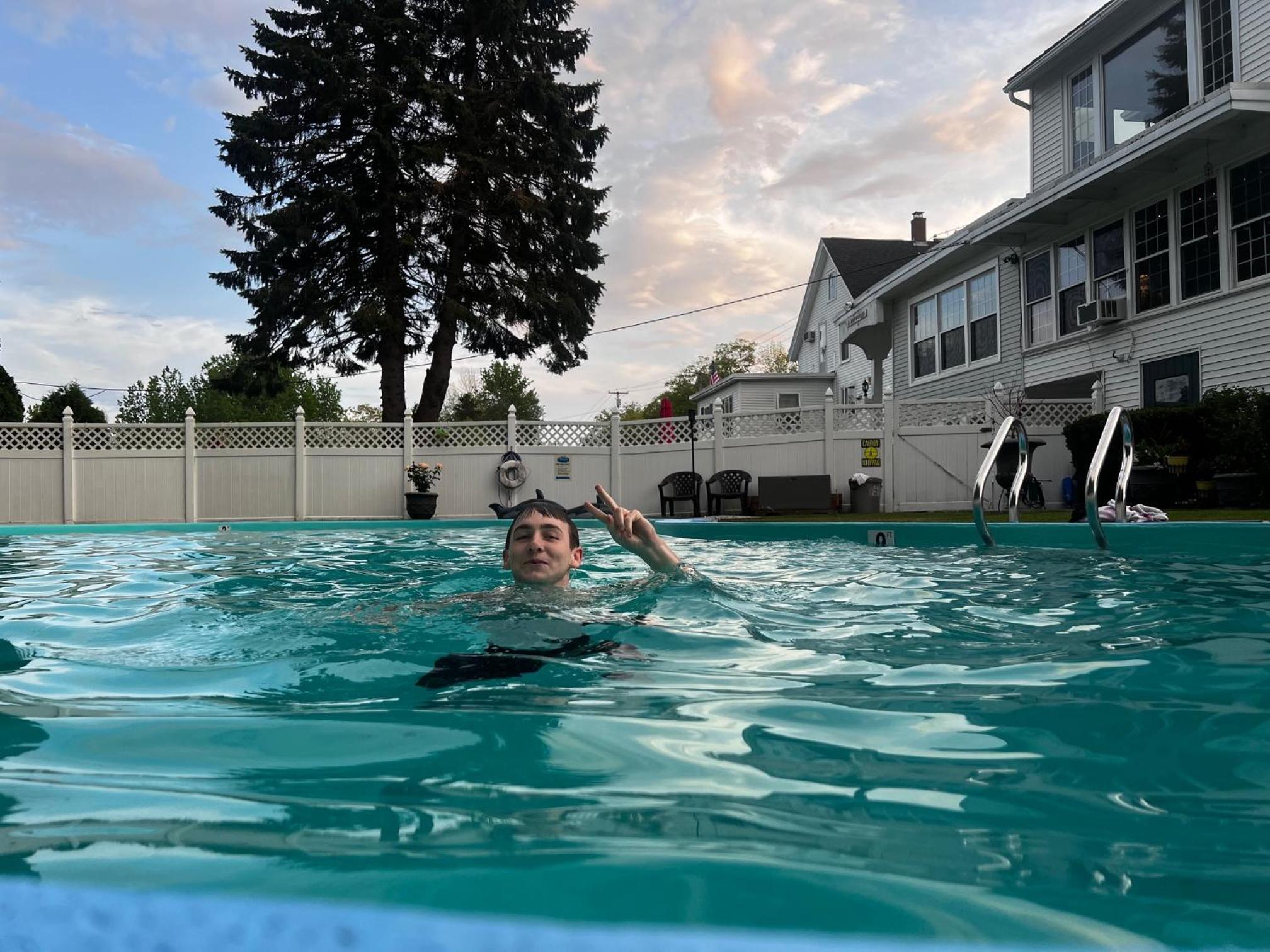 Claddagh Motel & Suites