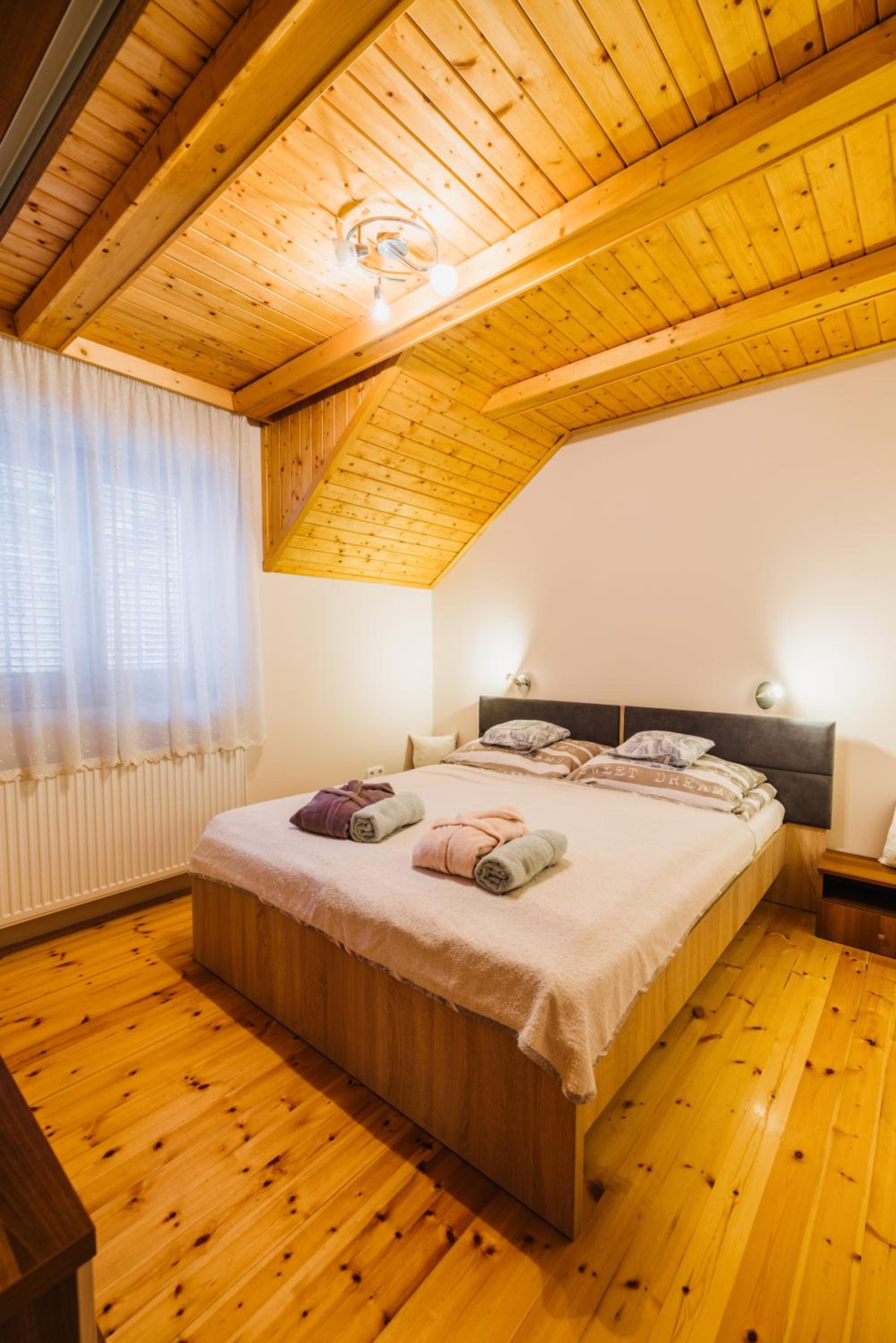 Noszvaj Elite Apartman view 5
