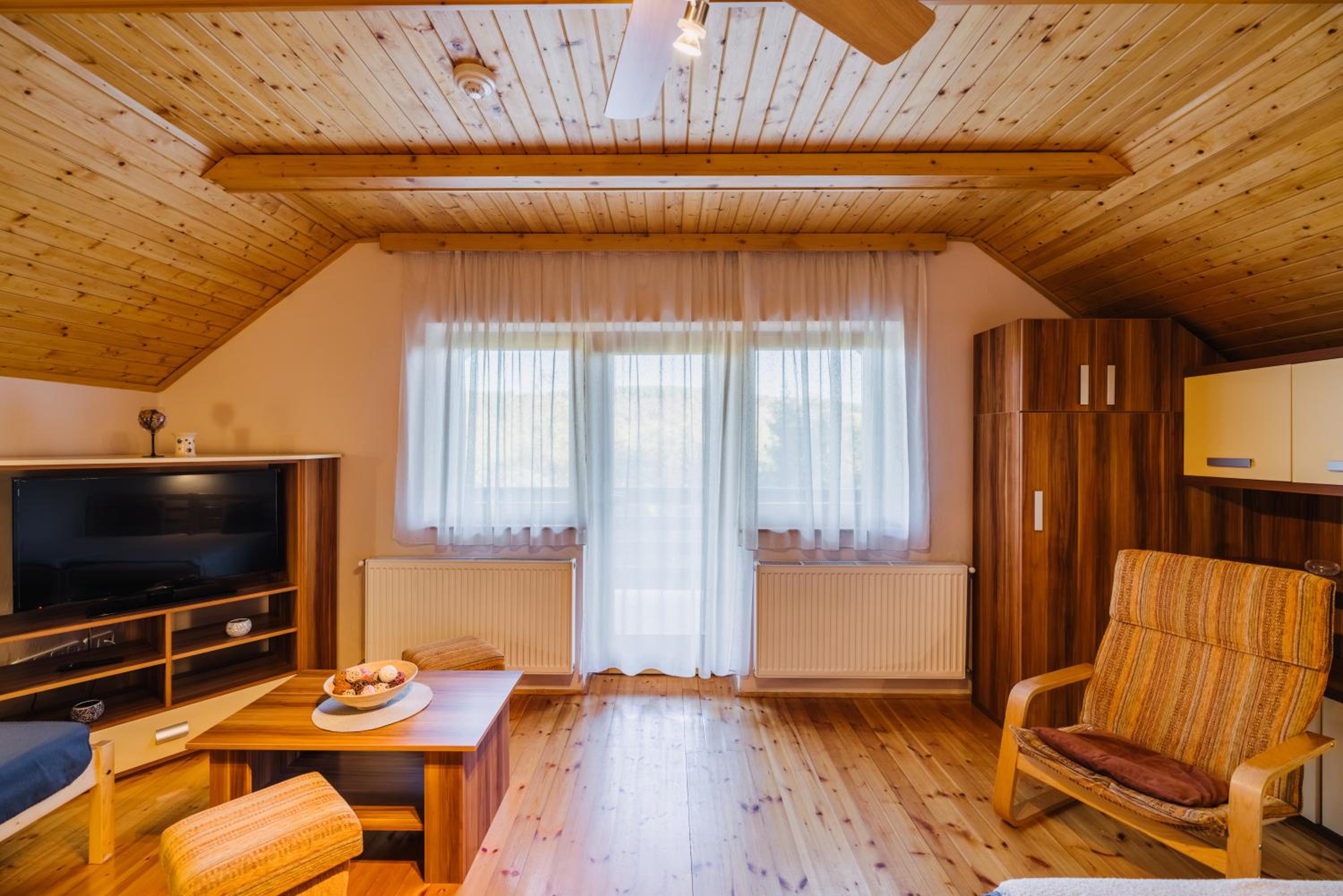 Noszvaj Elite Apartman view 2