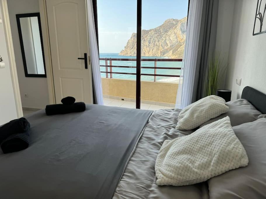Atico apartamento en primera línea