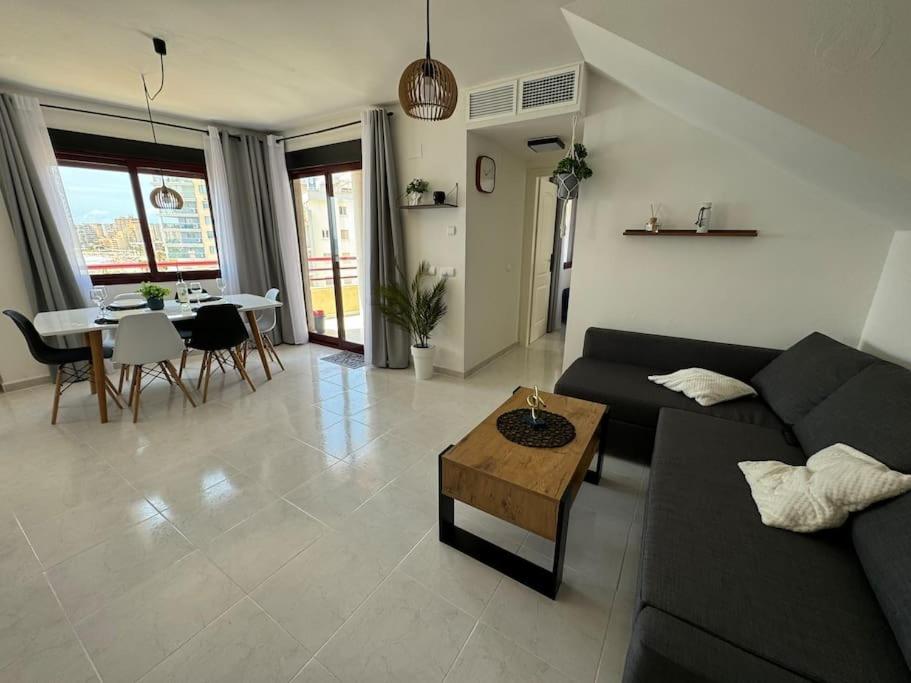 Atico apartamento en primera línea