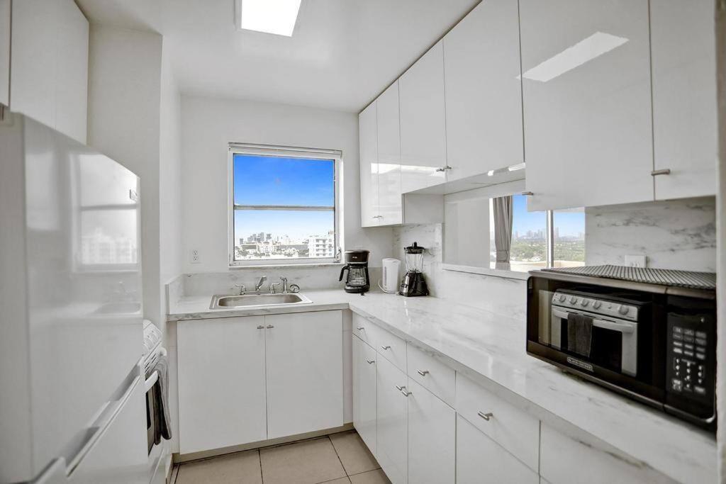 1506- 1BR & 1BA Retreat with Stunning Intracoastal Views view 5