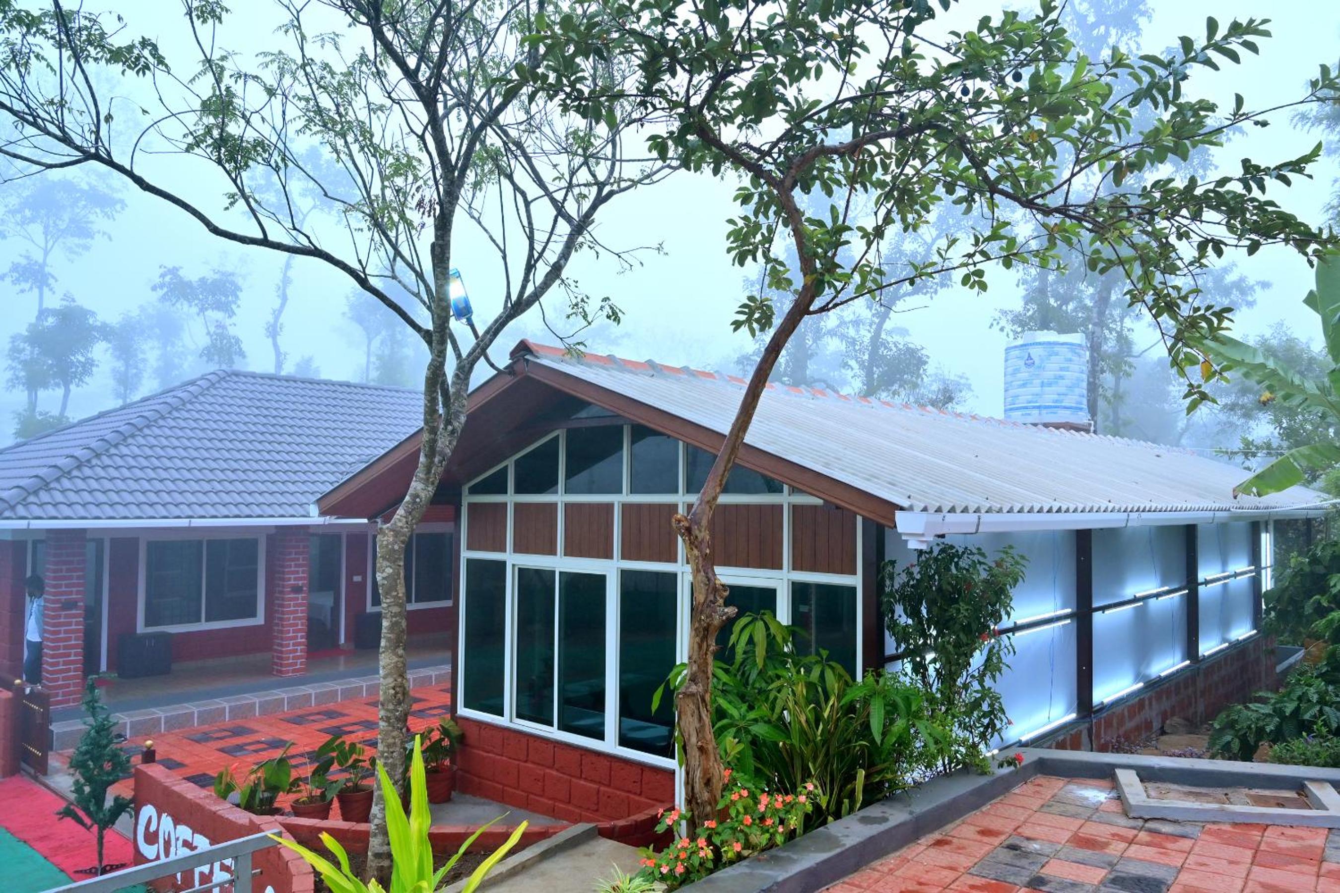 Coffee Crown Homestay - 1km to Falls, Estate, Home Food view 3