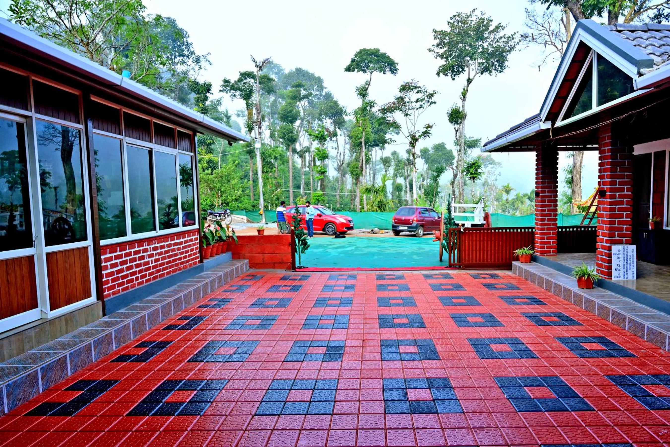Coffee Crown Homestay - 1km to Falls, Estate, Home Food view 5