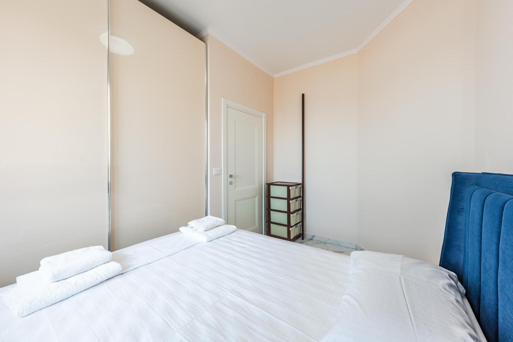 Modern Mirage Apartment
