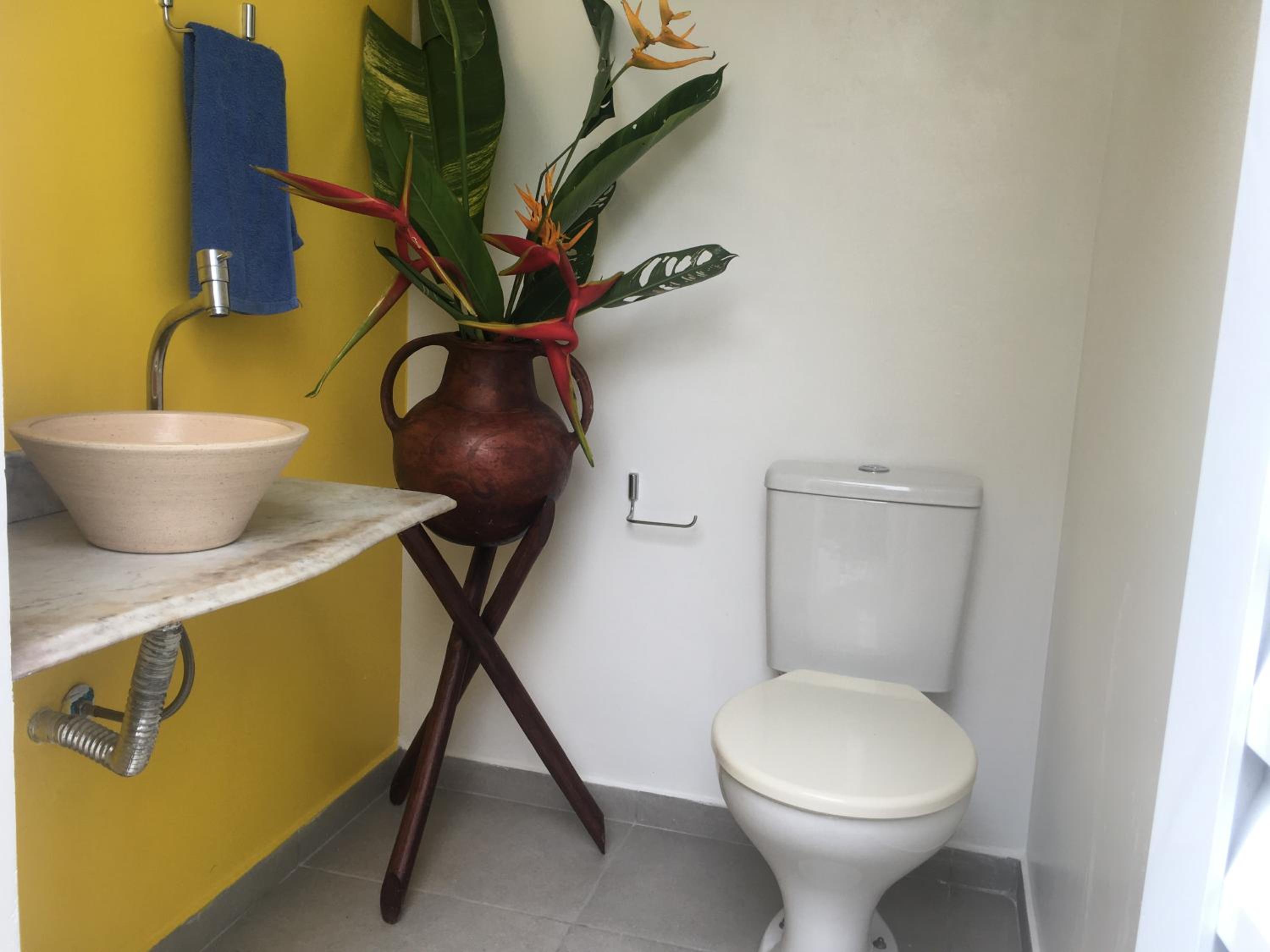 Linda casa de praia com piscina e 5 suítes - Ideal para famílias - Hibiscus - Condomínio beira mar